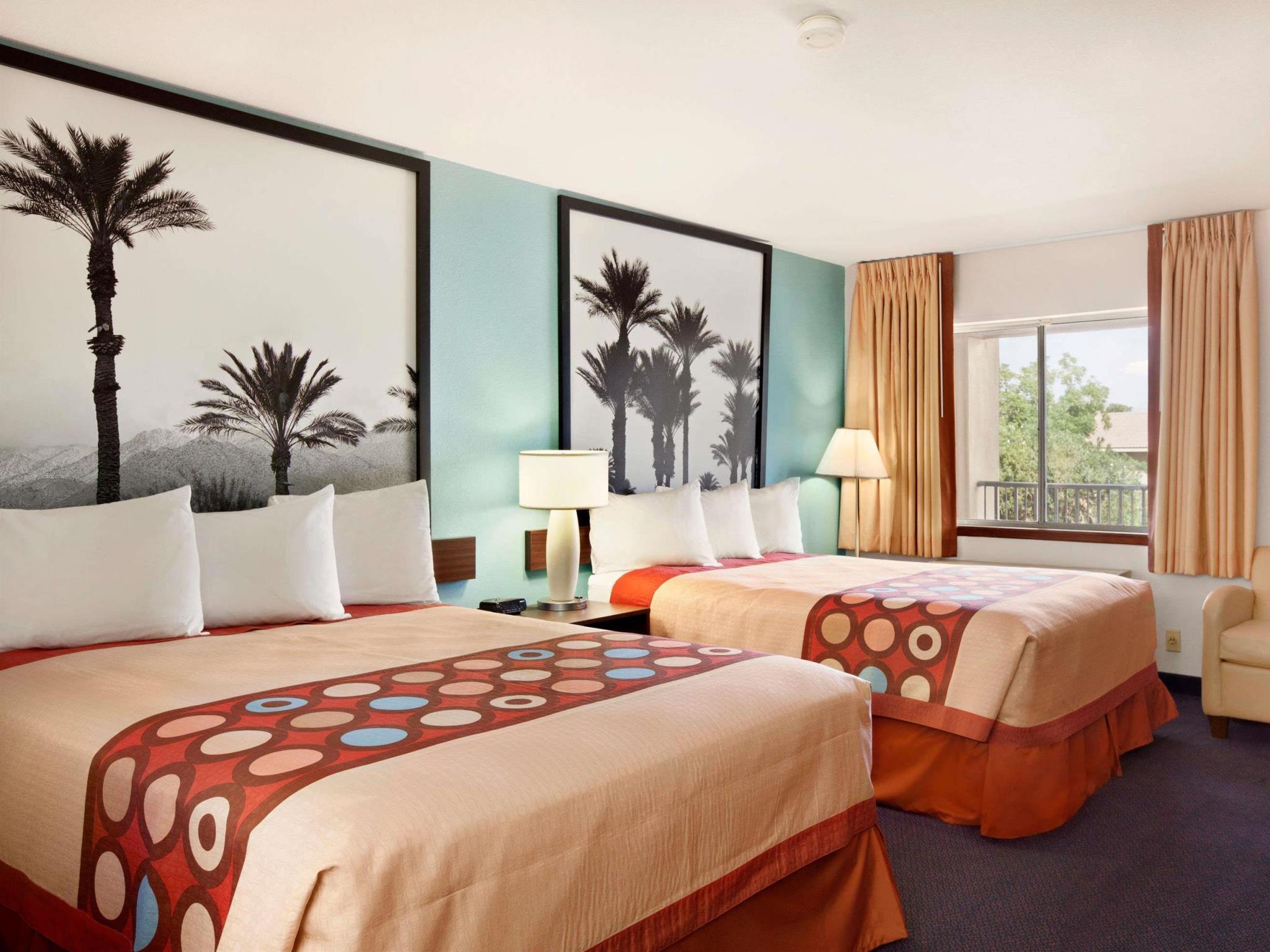 Super 8 by Wyndham Indio Hotel Bagian luar foto