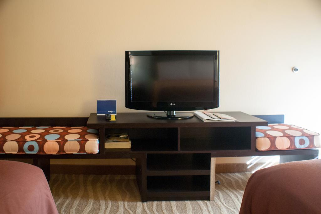 Super 8 by Wyndham Indio Hotel Bagian luar foto