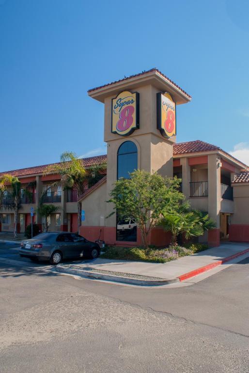 Super 8 by Wyndham Indio Hotel Bagian luar foto